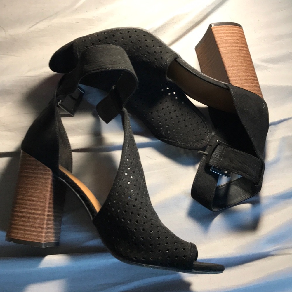 Heels - Picture 1 of 4